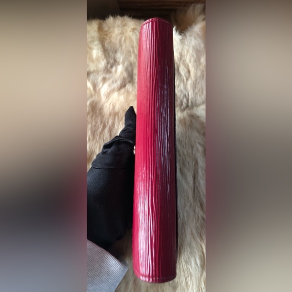 Louis Vuitton Epi Portefeuille Sarah Wallet - Picture 8 of 15